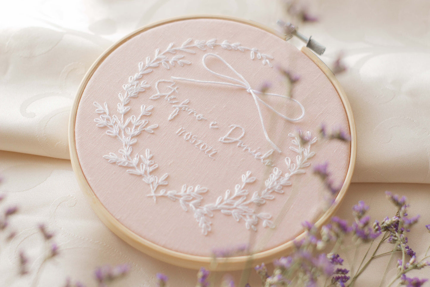 Porta fedi personalizzato Regalo nozze personalizzato Porta fedi ricamato Regalo per gli sposi personalizzato Porta fedi rosa e bianco