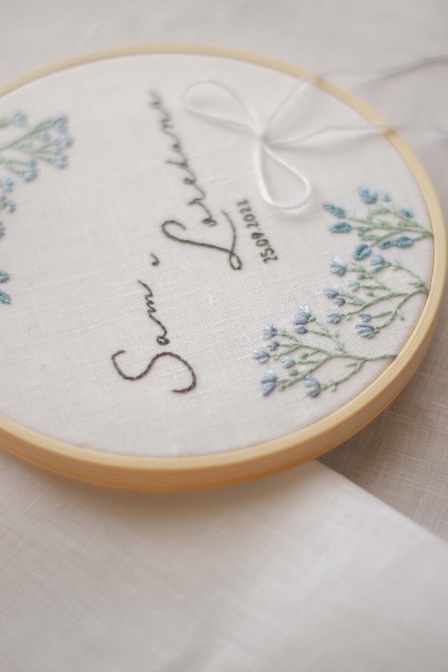 Porta fedi su telaio. Porta fedi personalizzabile. Porta fedi personalizzato. Porta fedi ricamato. Porta fedi alternativo. Porta fedi unico.