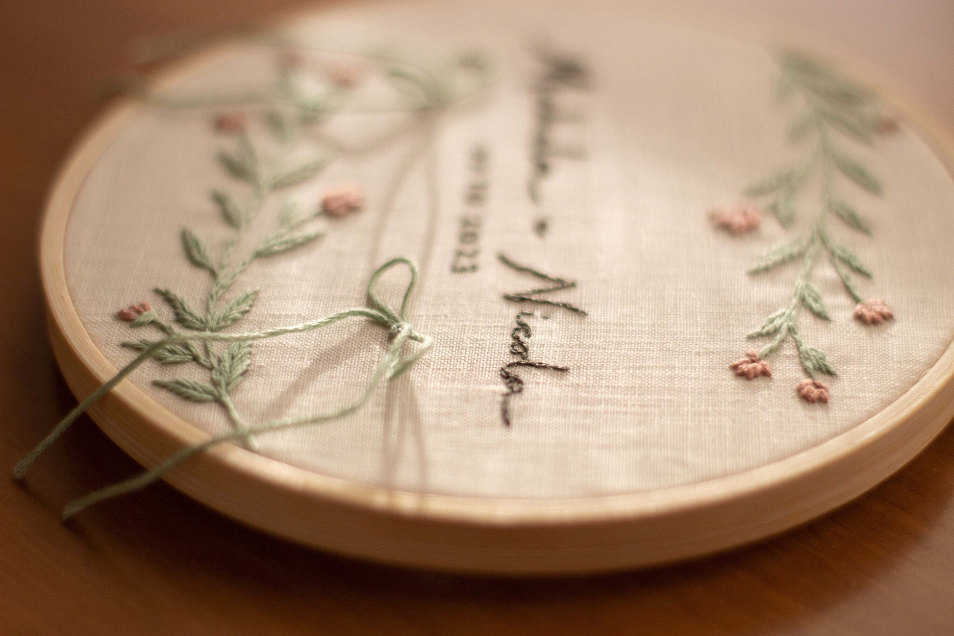 Porta fedi su telaio. Porta fedi personalizzabile. Porta fedi personalizzato. Porta fedi ricamato. Porta fedi alternativo. Porta fedi unico.