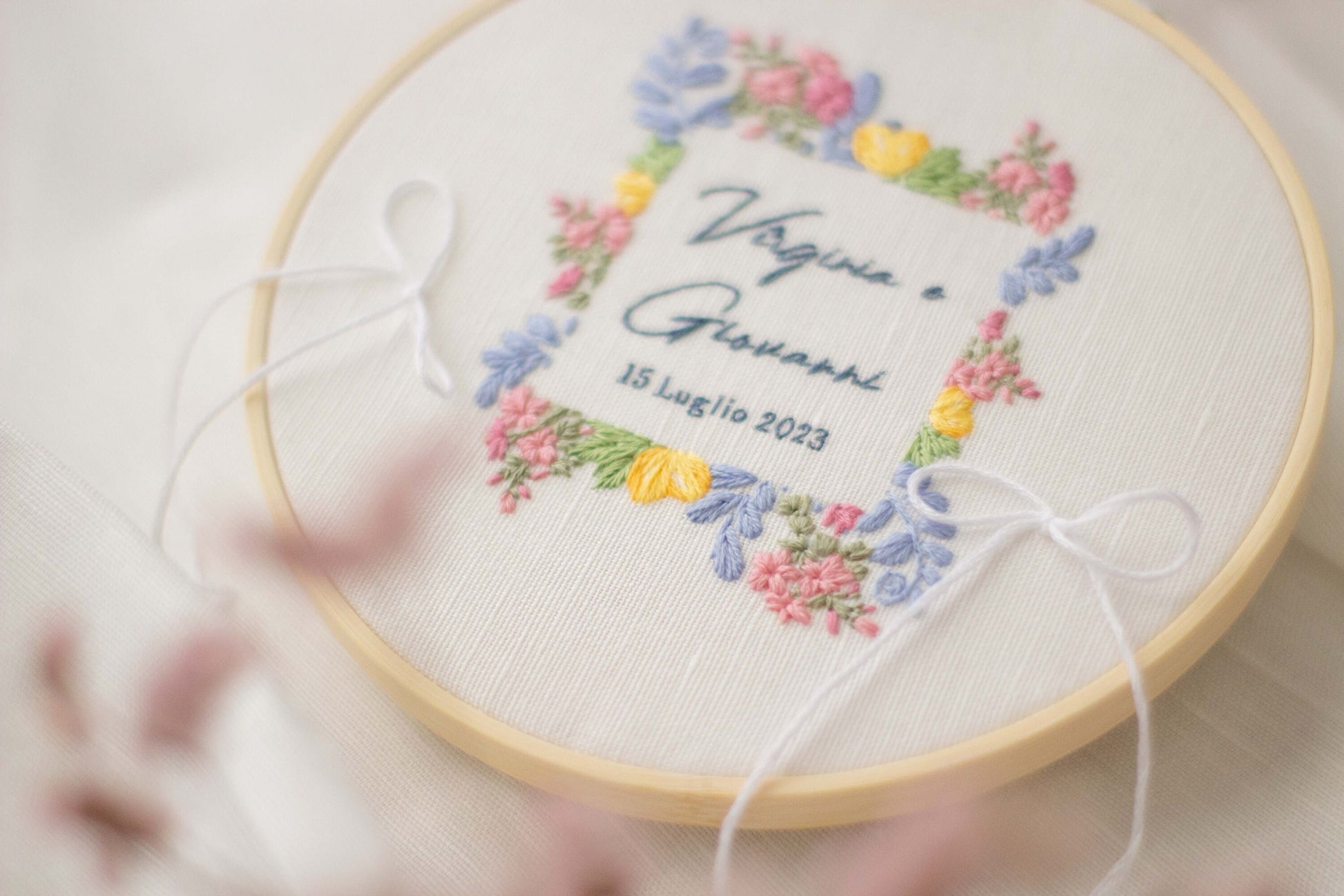 Porta fedi personalizzato Regalo nozze personalizzato Porta fedi ricamato Regalo per gli sposi personalizzato Porta fedi fiori rosa e limoni