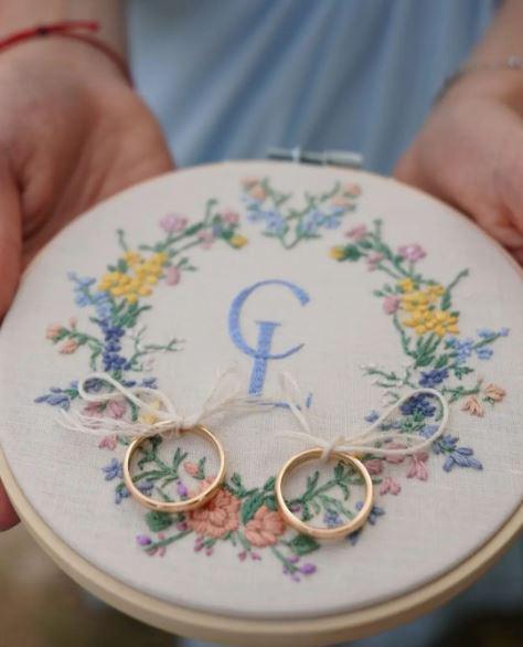 Porta fedi personalizzato Regalo nozze personalizzato Porta fedi ricamato Regalo per gli sposi personalizzato Porta fedi fiori di campo