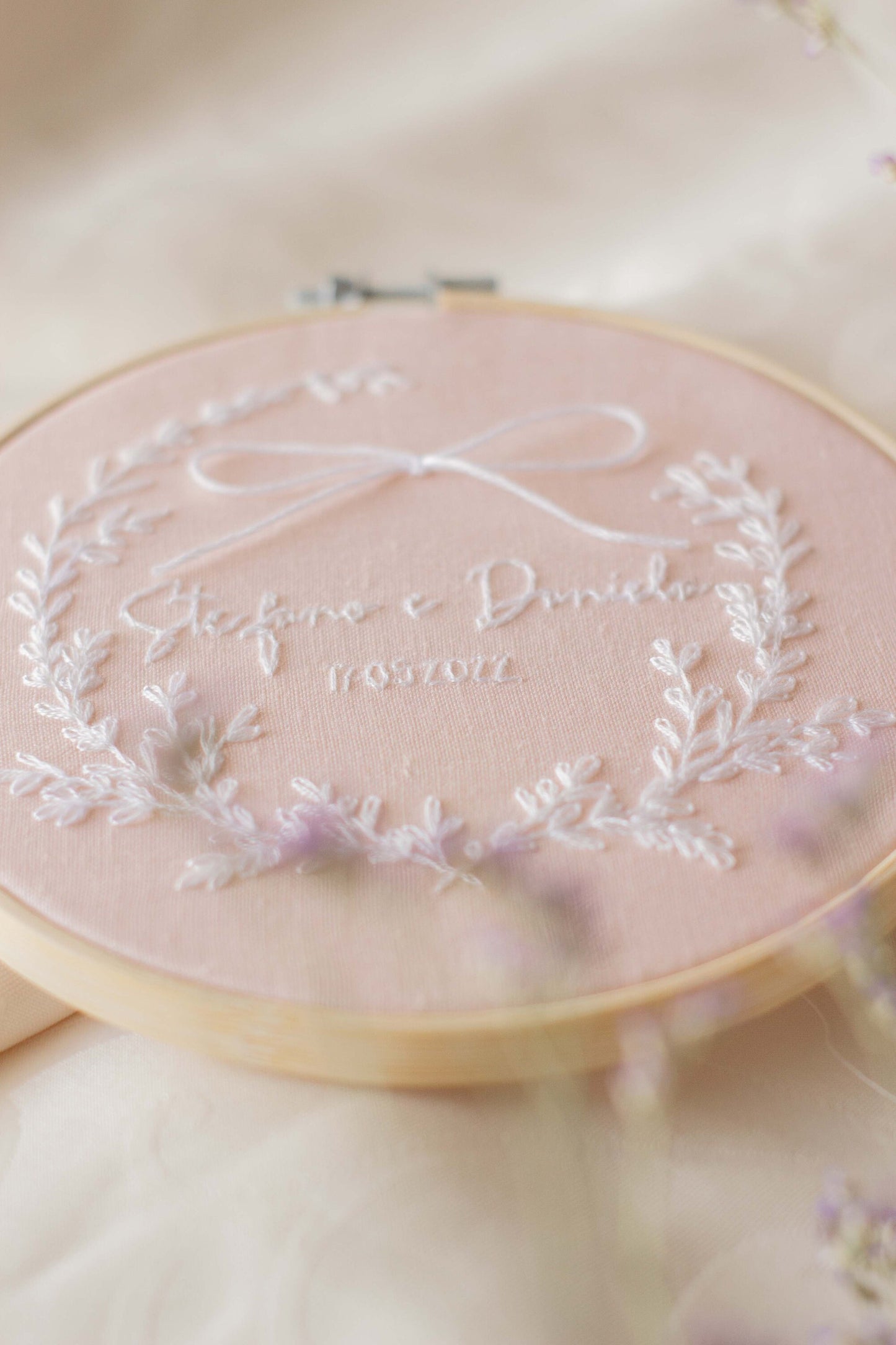 Porta fedi personalizzato Regalo nozze personalizzato Porta fedi ricamato Regalo per gli sposi personalizzato Porta fedi rosa e bianco