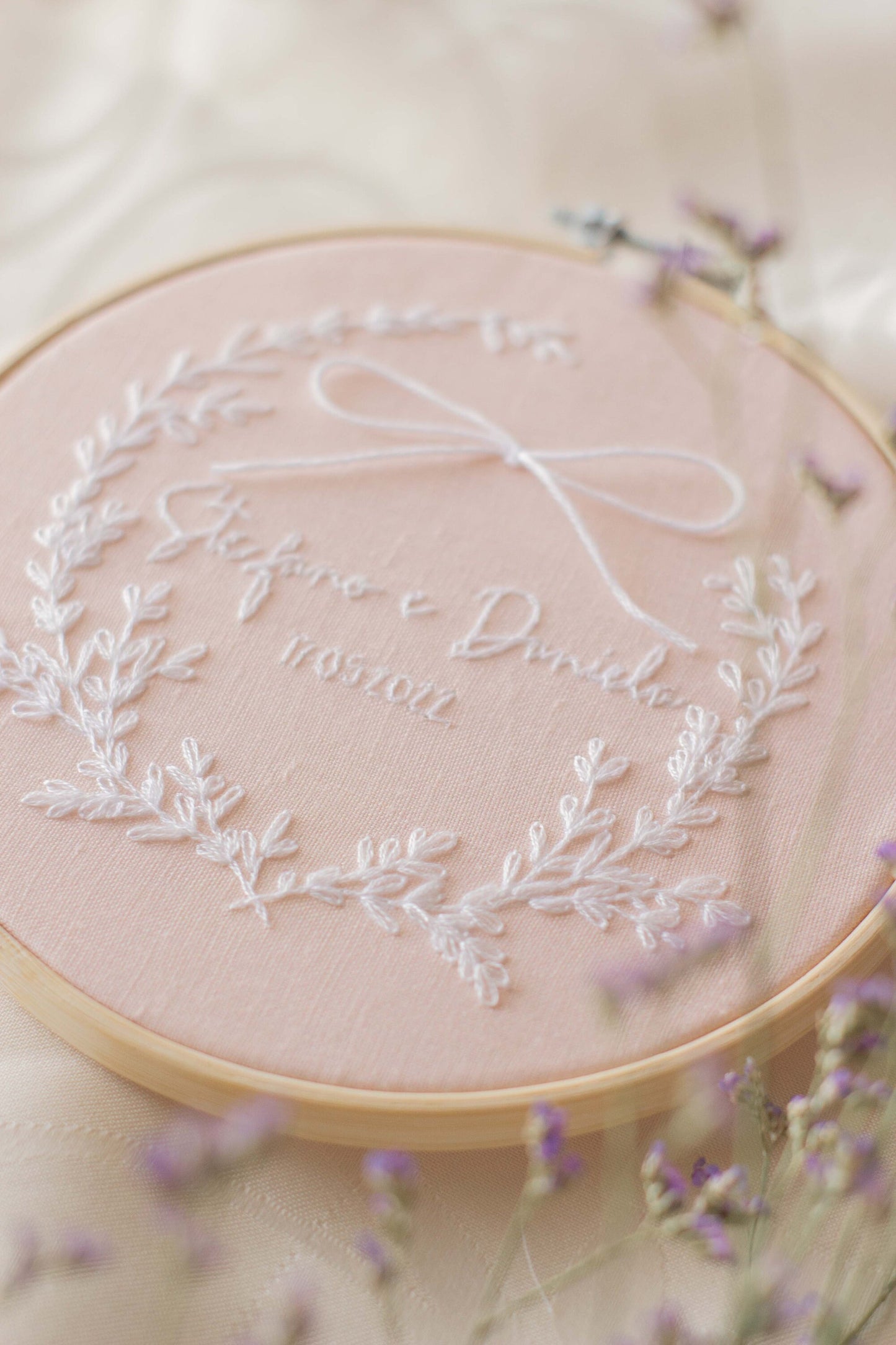 Porta fedi personalizzato Regalo nozze personalizzato Porta fedi ricamato Regalo per gli sposi personalizzato Porta fedi rosa e bianco