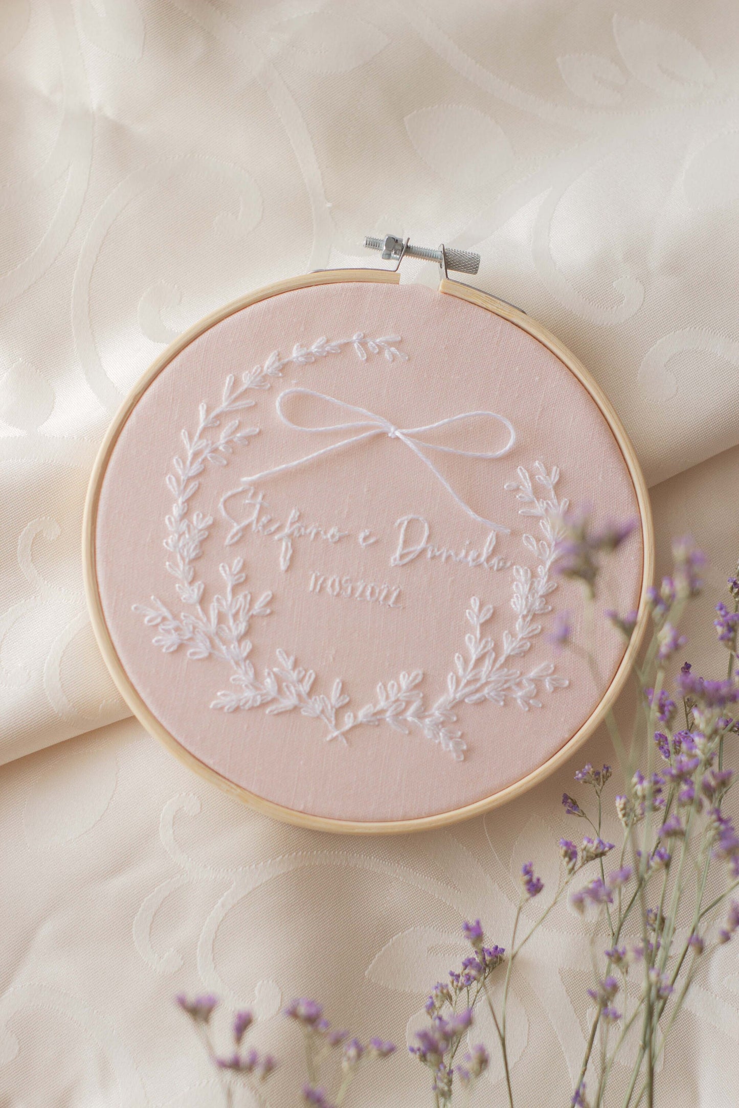 Porta fedi personalizzato Regalo nozze personalizzato Porta fedi ricamato Regalo per gli sposi personalizzato Porta fedi rosa e bianco